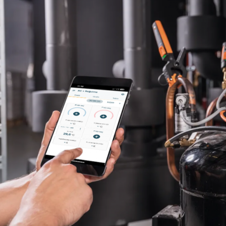 Testo 115i Akıllı Telefon İle Yönetilebilen Kıskaçlı Termometre