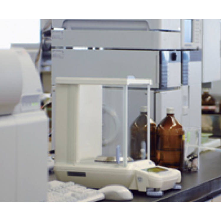 Shimadzu AUW-220D Yarı Mikro Terazi 'Dahili kalibrasyon' 220g / 82g